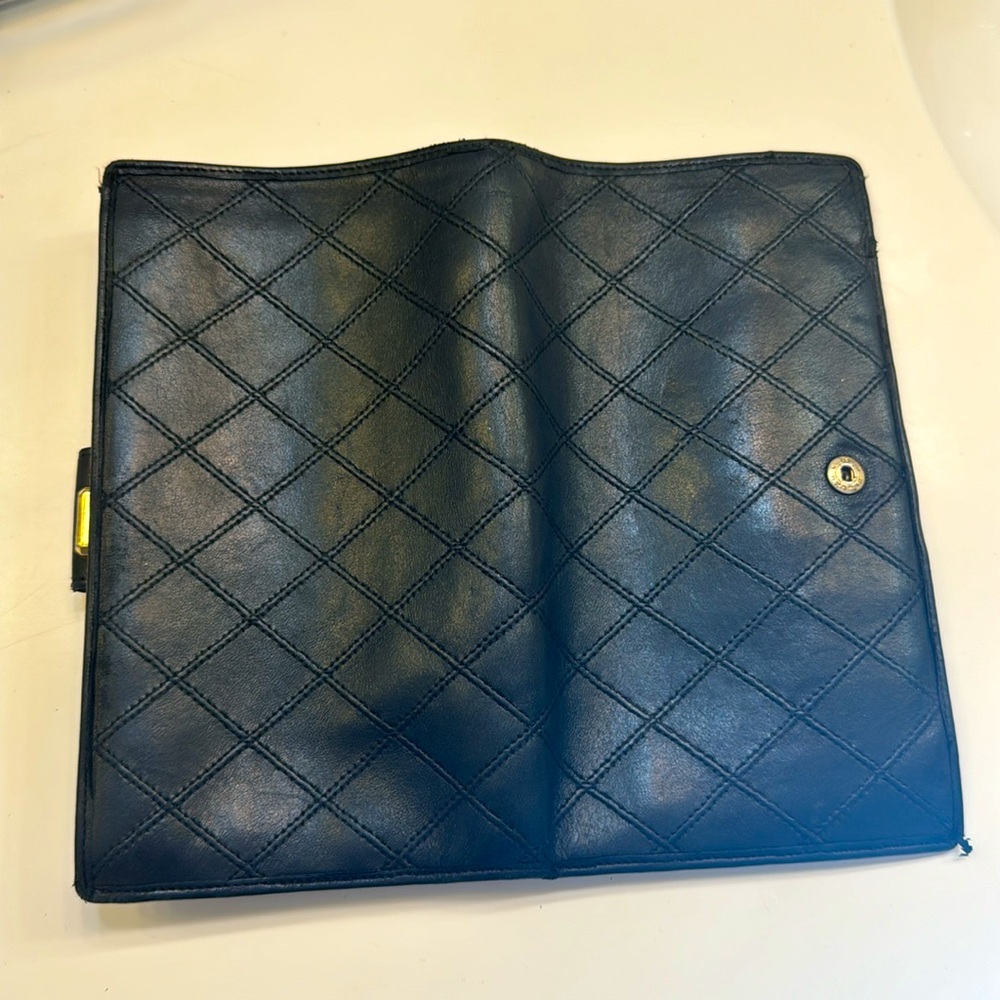 CHANEL Quilted Diamond pattern CC Gold Black Bifold Wallet with Chanel Box - Picture 3 of 17